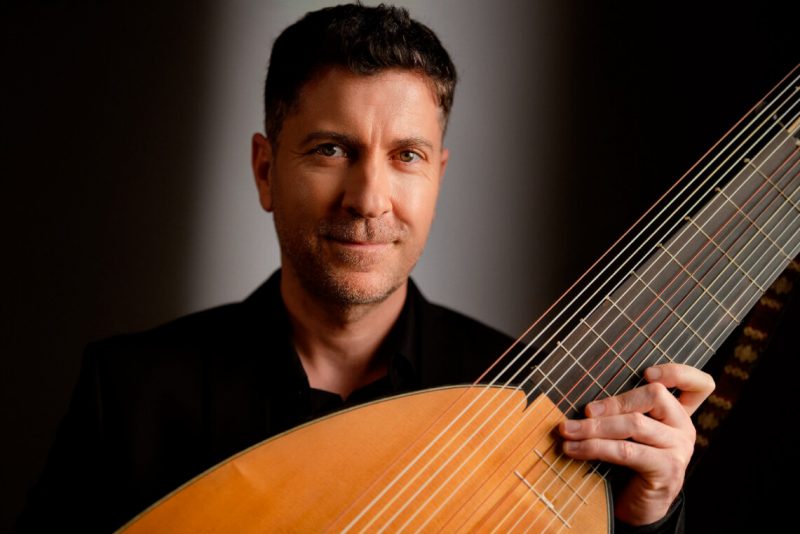 TIAGO MATÍAS, VIHUELISTA